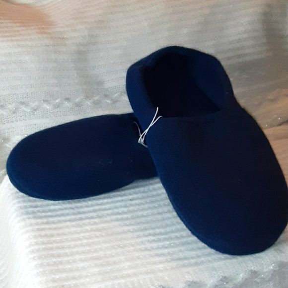 Blue Fleece Fleece Slippers NWT - Picture 1 of 4